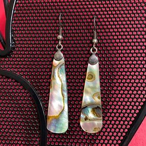🖤VTG💕Abalone shell earrings
